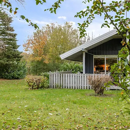 Semesterbostad Mika - 300m From The Sea By Interhome *