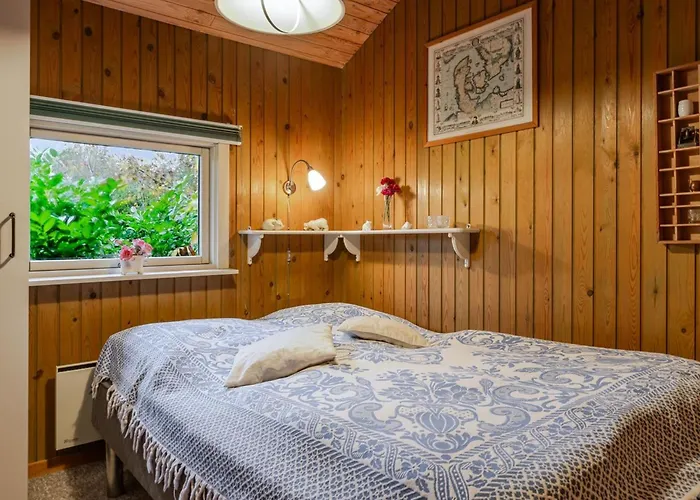 Semesterbostad Mika - 300m From The Sea By Interhome