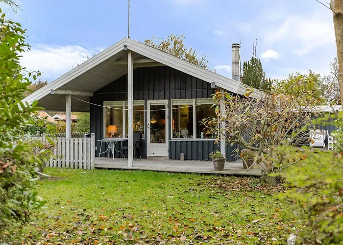 Semesterbostad Mika - 300m From The Sea By Interhome *