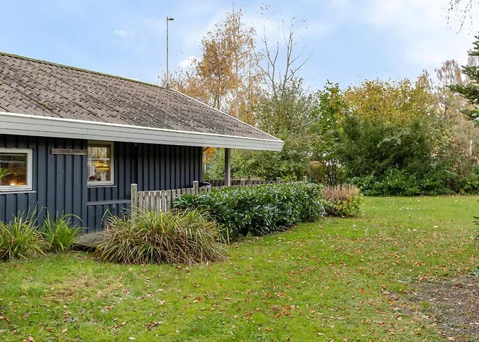 Semesterbostad Mika - 300m From The Sea By Interhome *