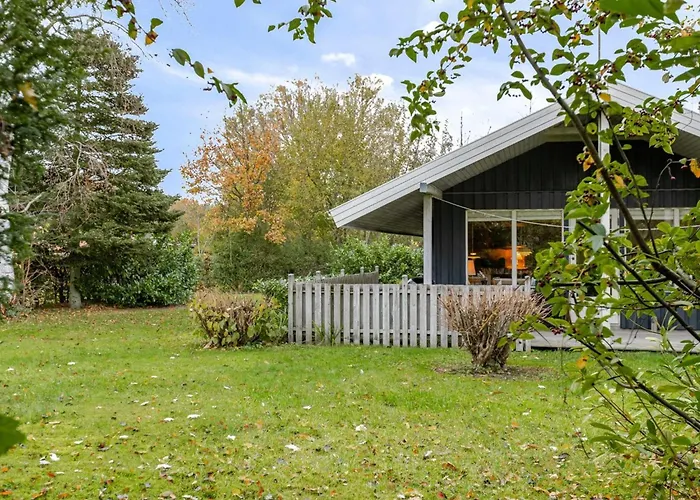 Semesterbostad Mika - 300m From The Sea By Interhome *