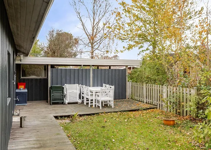 Semesterbostad Mika - 300m From The Sea By Interhome